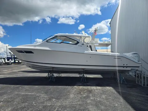2027 Pursuit D 365, photo 1 in Englewood, FL