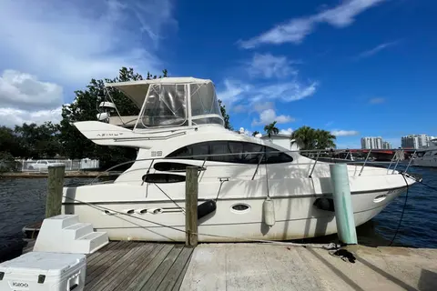 2005 Azimut 39, photo 1 in Allapattah, FL