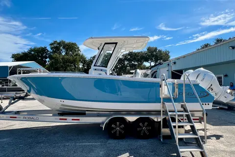 2027 Robalo R250 Center Console, photo 1 in New Smyrna Beach, FL