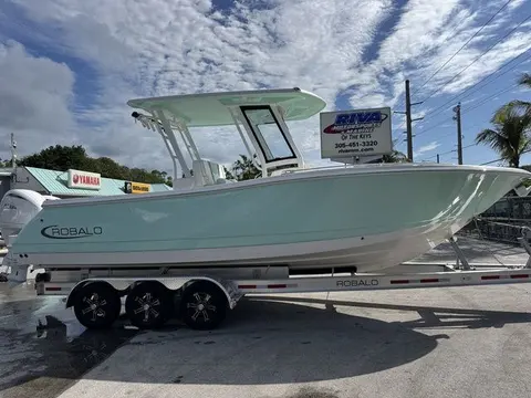 2025 Robalo R270 Center Console, photo 1 in Key Largo, FL