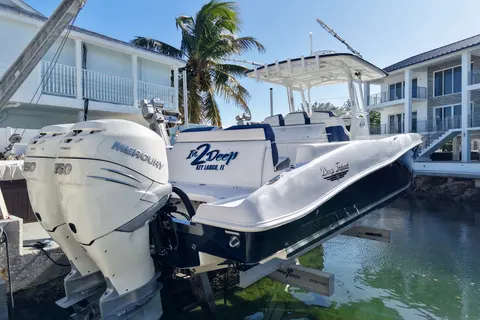 2010 Deep Impact 330 C, photo 1 in Key Largo, FL