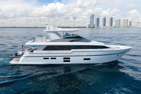 2018 Hatteras M75 Panacera, photo 1 in North Miami Beach, FL