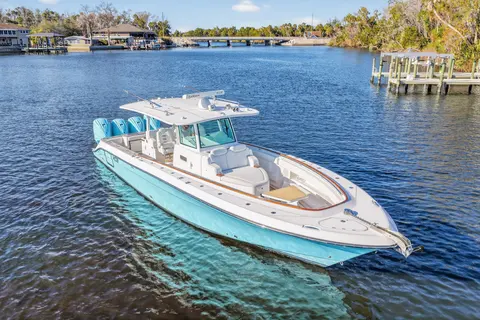 2020 HCB 42 Lujo, photo 1 in Homosassa, FL