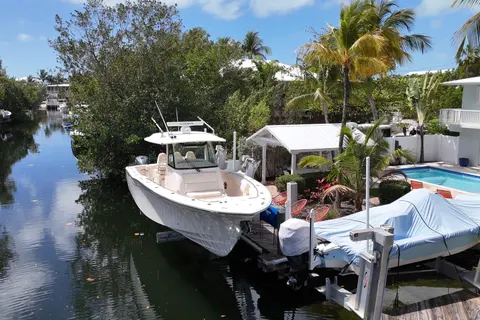 2021 Grady-White Canyon 336, photo 1 in Key Largo, FL