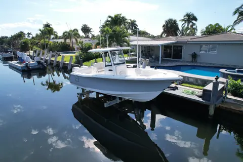 2024 Sea Hunt Ultra 275SE, photo 1 in Pompano Beach, FL