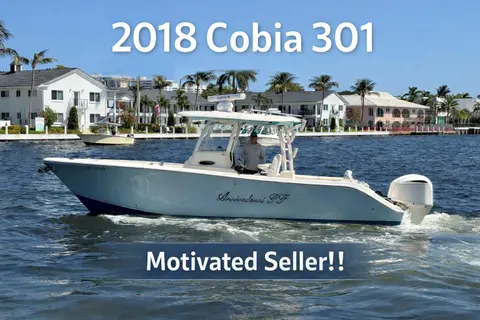 2018 Cobia 301 Center Console, photo 1 in Boca Raton, FL