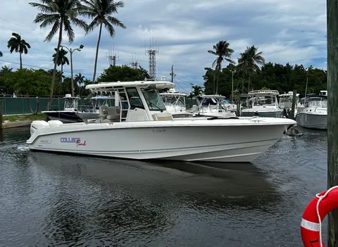 2018 Boston Whaler 330 Outrage, photo 1 in Ft. Lauderdale, FL