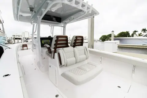 2024 Jupiter 34 HFS, photo 1 in Fort Lauderdale, FL