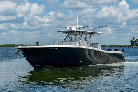 2015 Invincible 42 Open Fisherman, photo 1 in Marco Island, FL