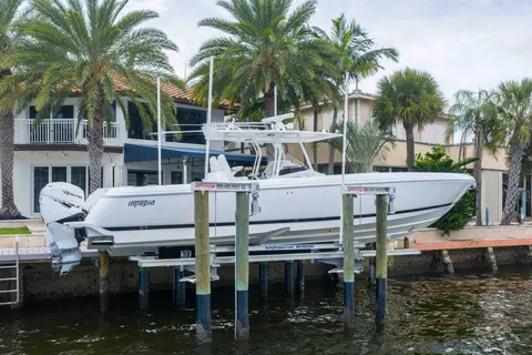 2019 Intrepid 400 Center Console, photo 1 in Pompano Beach, FL
