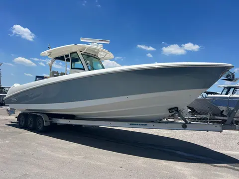 2017 Boston Whaler 350 Outrage, photo 1 in Sarasota, FL