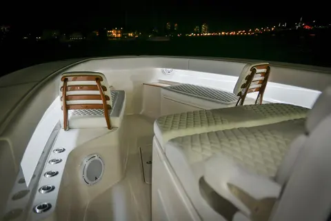 2022 Jupiter 43, photo 1 in Riviera Beach, FL