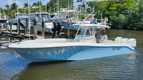 2014 Hydra-Sports 3400 CC, photo 1 in Bonita Springs, FL