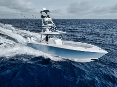 2010 Bahama 41, photo 1 in Naples, FL