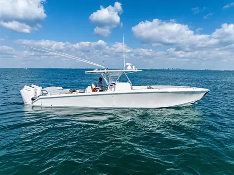 2015 Bahama 41, photo 1 in Miami Beach, FL