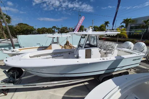 2026 Regulator 31, photo 1 in Riviera Beach, FL