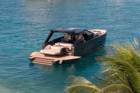2026 Manari 52, photo 1 in Miami Beach, FL