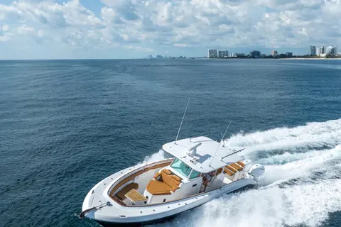 2020 HCB 42 Lujo, photo 1 in Miami, FL