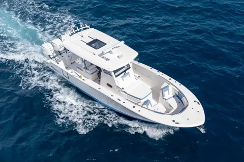 2024 Robalo R360 Center Console, photo 1 in North Miami, FL