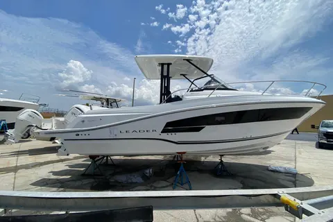 2026 Jeanneau Leader 9.0 WA Series 2, photo 1 in St Petersburg, FL