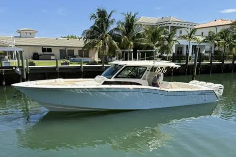 2025 Grady-White Canyon 456, photo 1 in Riviera Beach, FL