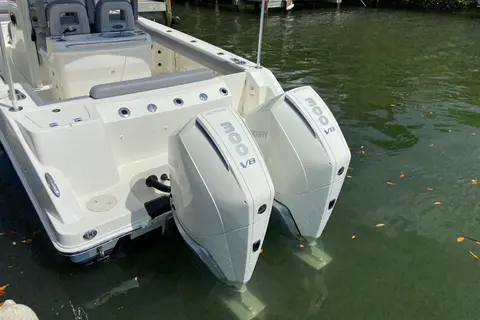2025 Boston Whaler 280 Outrage, photo 1 in St Petersburg, FL