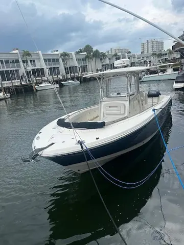 2015 Robalo R300 Center Console, photo 1 in Lantana, FL
