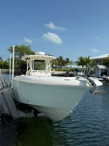 2011 Hydra-Sports 3400 CC, photo 1 in ISLAMORADA, FL