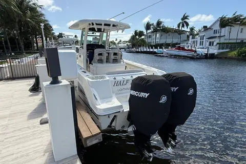 2018 Boston Whaler 250 Outrage, photo 1 in Lighthouse Point, FL