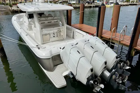 2024 Intrepid 427 Nomad SE, photo 1 in Fort Lauderdale, FL