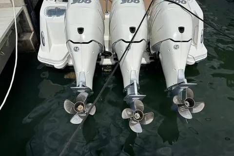 2018 Boston Whaler 350 Outrage, photo 1 in Longboat Key, FL