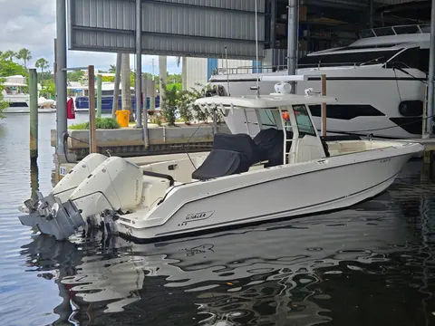 2024 Boston Whaler 330 Outrage, photo 1 in Fort Lauderdale, FL