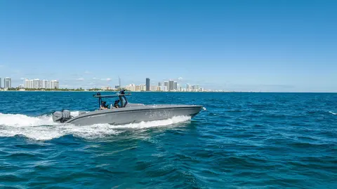 2019 Midnight Express 43, photo 1 in Fort Lauderdale, FL
