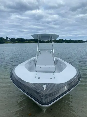 1988 Intrepid 245 Center Console, photo 1 in Jupiter, FL
