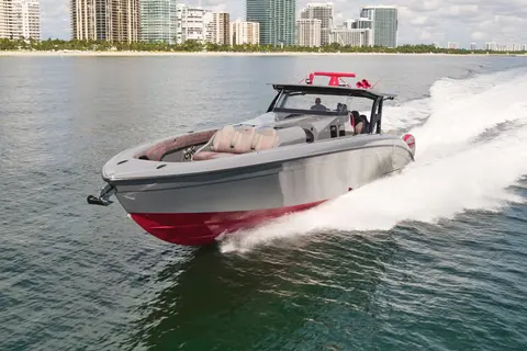 2024 Midnight Express 52 Vitesse, photo 1 in Belleair Beach, FL
