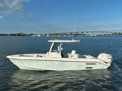 2026 Everglades 285 Center Console, photo 1 in Jensen Beach, FL