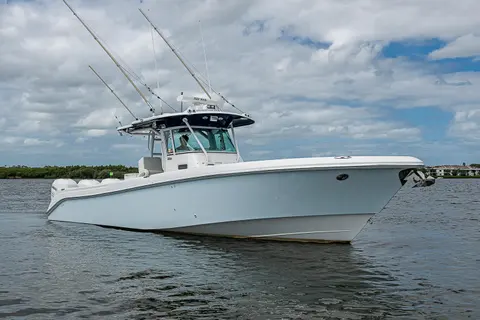 2009 Everglades 350 Center Console, photo 1 in Stuart, FL
