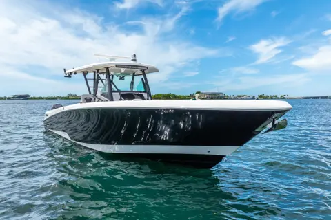 2019 Wellcraft 352 Fisherman, photo 1 in Miami, FL