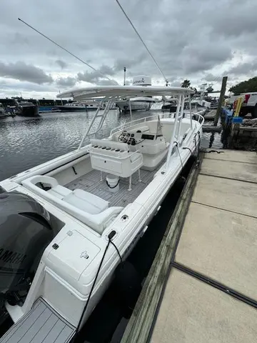 2008 Intrepid 327 Cuddy, photo 1 in Fort Lauderdale, FL