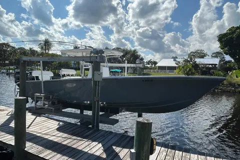 1989 Whitewater 28, photo 1 in Stuart, FL