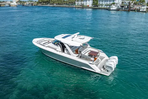 2019 Tiara Yachts 38 LS, photo 1 in Lighthouse Point, FL
