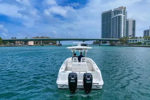 2013 Boston Whaler 320 Outrage, photo 1 in North Miami Beach, FL