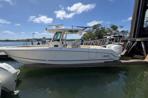 2019 Boston Whaler 330 Outrage, photo 1 in Miami Beach, FL