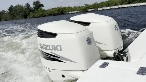 2003 Intrepid 323 Cuddy, photo 1 in Fort Lauderdale, FL