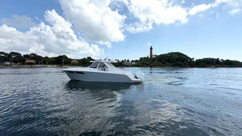 2026 Intrepid 35 Valor, photo 1 in Jupiter, FL