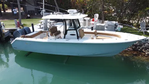 2020 Sea Hunt Gamefish 30FS, photo 1 in Key Largo, FL
