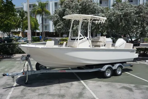 2027 Boston Whaler 210 Montauk, photo 1 in Fort Lauderdale, FL