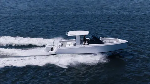 2027 Schaefer V33SF, photo 1 in Dania Beach, FL
