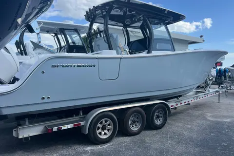2026 Sportsman Open 302 Center Console, photo 1 in Sarasota, FL