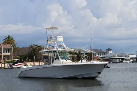 2018 Boston Whaler 330 Outrage, photo 1 in Naples, FL